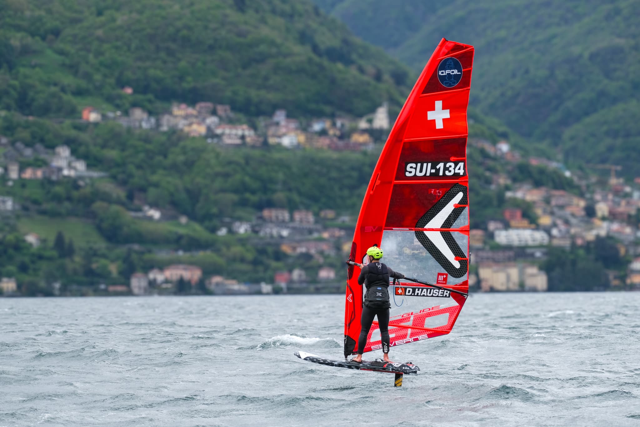 Devin Hauser beim iQFOiL-Training